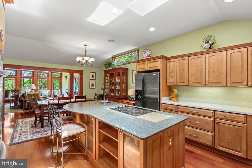 Welcome to 322 Lake Caroline Drive, where every day feels like a - photo 14