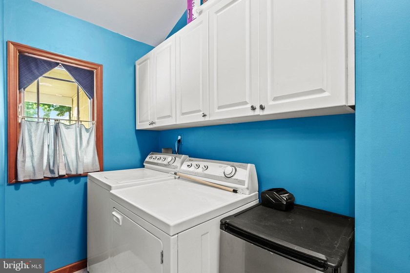 Welcome to 322 Lake Caroline Drive, where every day feels like a - photo 28