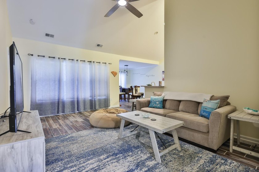 Welcome to 117 Bleckley Ave, located in the desirable Arrowhead - photo 3