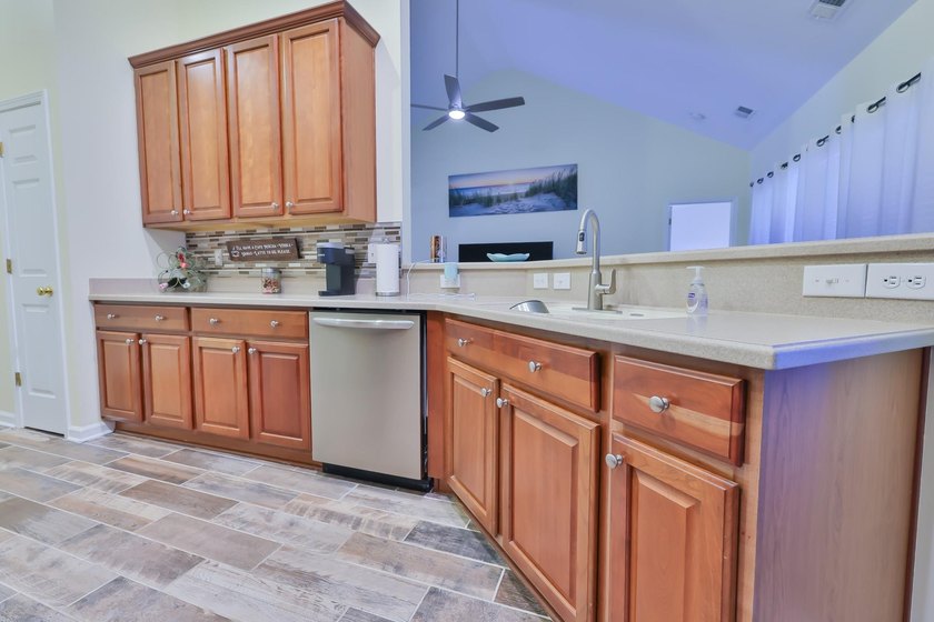 Welcome to 117 Bleckley Ave, located in the desirable Arrowhead - photo 6