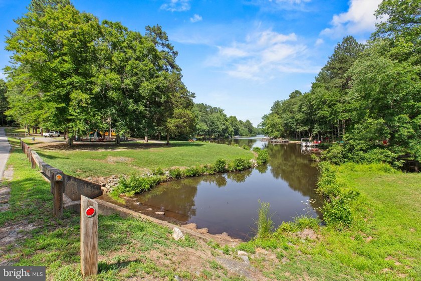Welcome to 322 Lake Caroline Drive, where every day feels like a - photo 43
