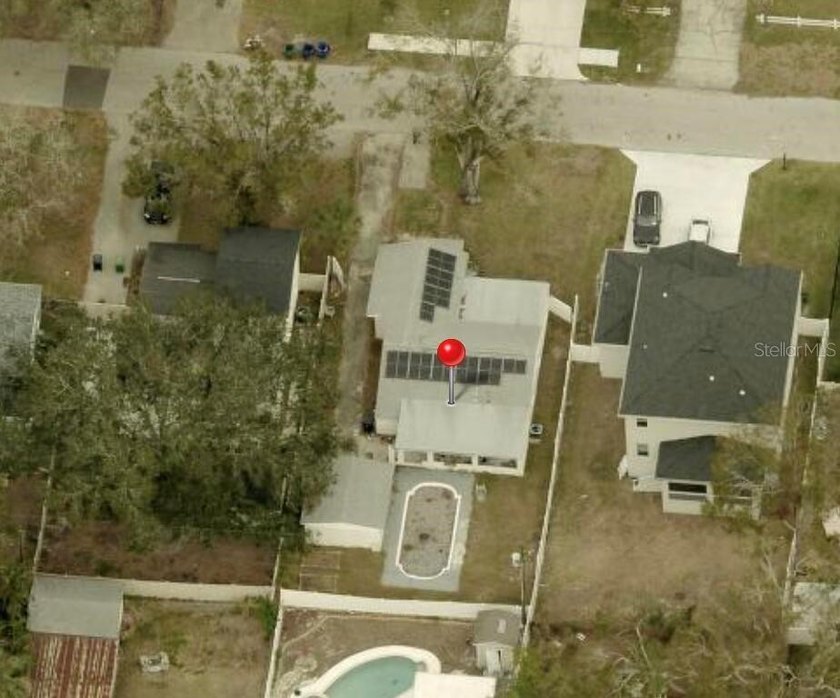 7,800 sq ft lot in an actively developing neighborhood with - photo 2