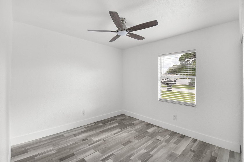 Fully renovated 3-bedroom, 2-bath home featuring a desirable - photo 24