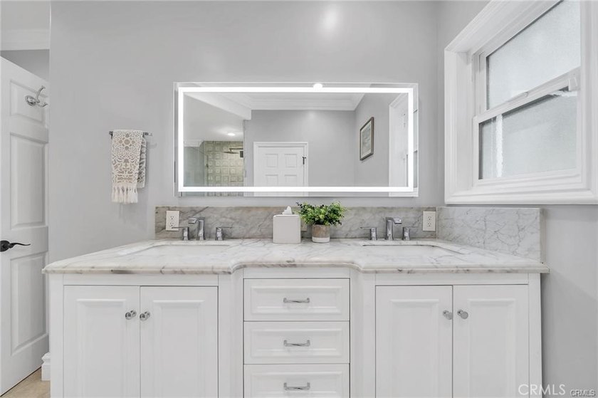 Immaculate custom built private recently remodeled oasis home - photo 31
