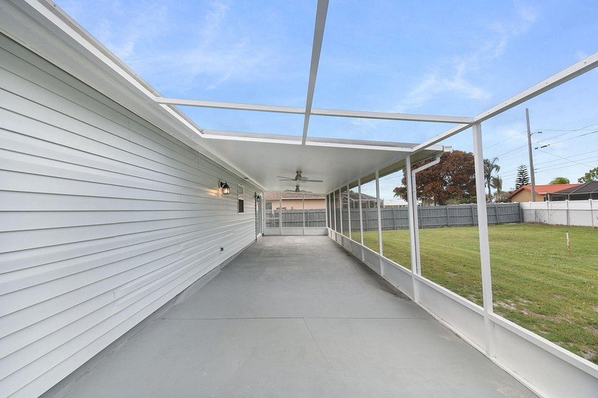 Fully renovated 3-bedroom, 2-bath home featuring a desirable - photo 33