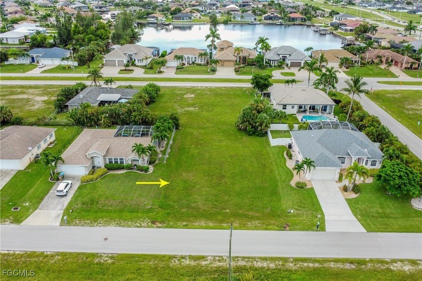 Prime SW Cape Coral lot in a growing neighborhood! 80'x125' with - photo 2