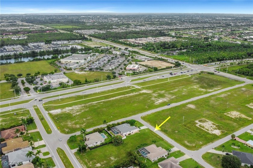 Prime SW Cape Coral lot in a growing neighborhood! 80'x125' with - photo 8