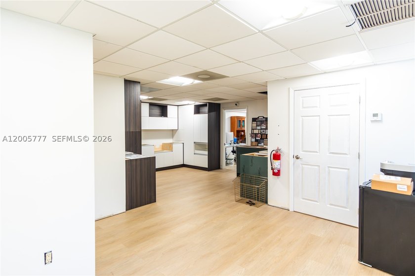 Excellent visibility with street frontage on main thoroughfare - photo 10