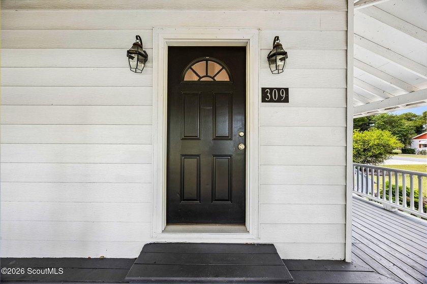 Timeless character and thoughtful updates converge at 309 Mahan - photo 11