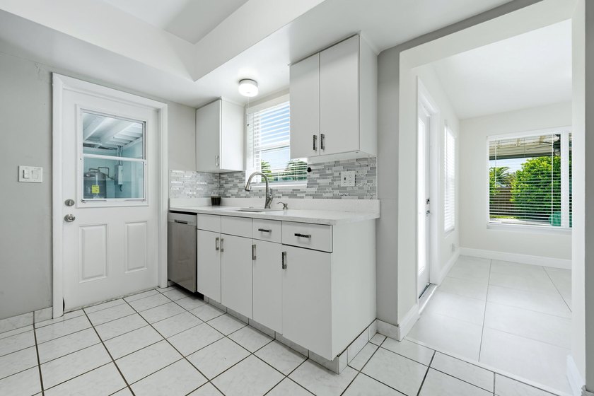 Lakefront living at its finest! Enjoy breathtaking panoramic - photo 13