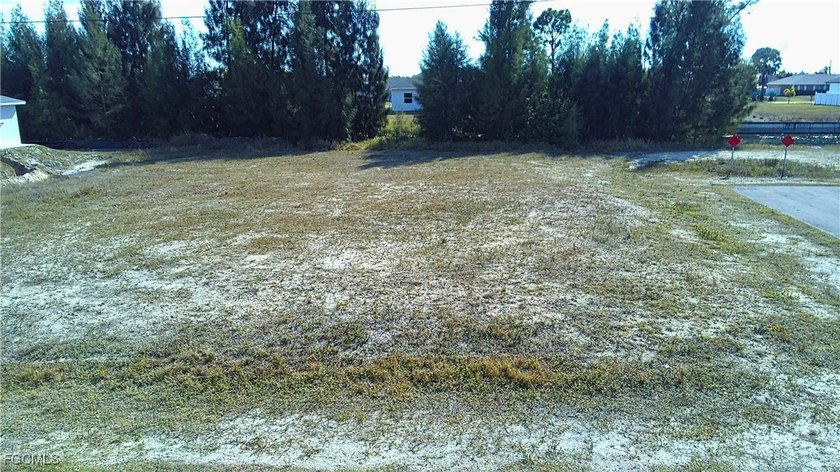 Oversized waterfront lot on Hermosa Canal! This 0.27-acre - photo 2