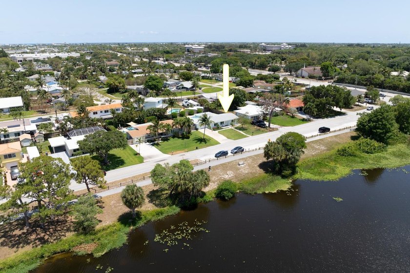 Lakefront living at its finest! Enjoy breathtaking panoramic - photo 32