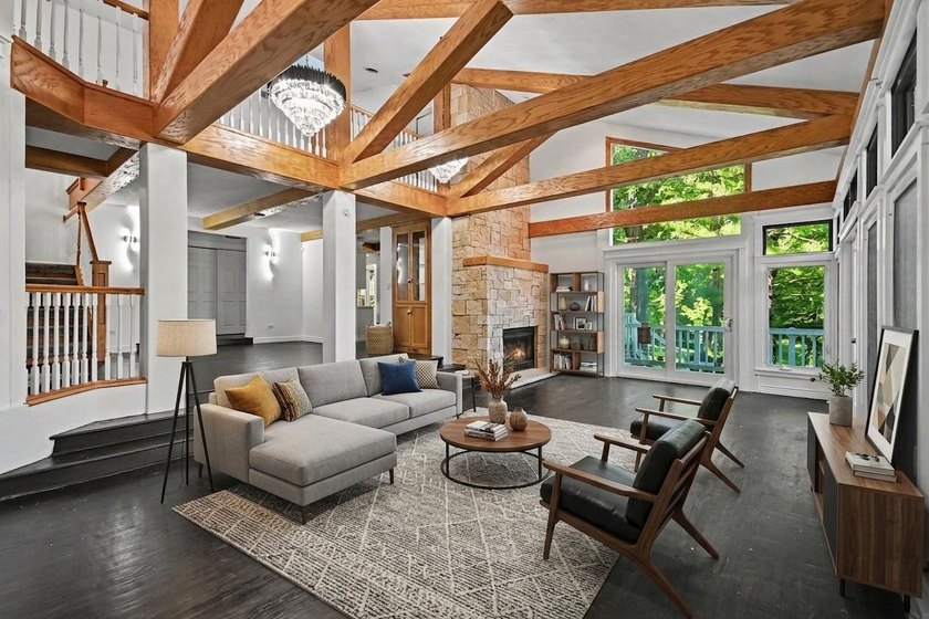 Welcome to a truly extraordinary estate where luxury, privacy - photo 3