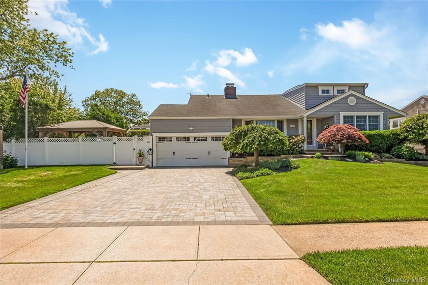 Welcome to Nassau Shores in Massapequa! This beautifully - photo 10