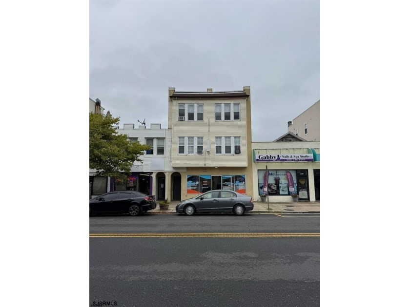 Prime Investment Opportunity Just Two Blocks from the Beach and - photo 3
