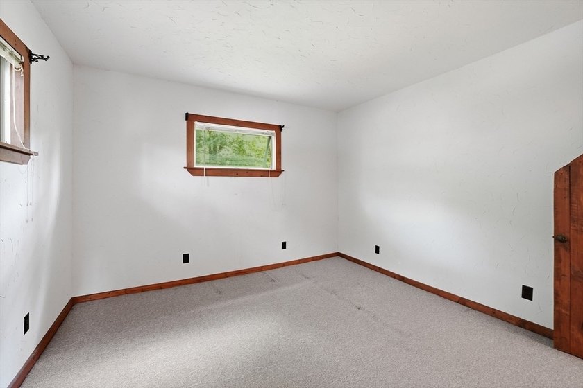 OFFER DEADLINE MONDAY 5PM. WATERFRONT RETREAT ON STILES - photo 22