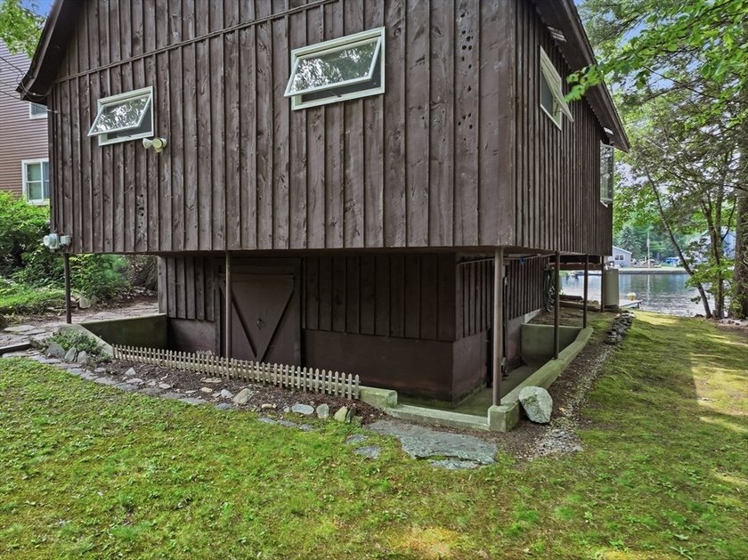 OFFER DEADLINE MONDAY 5PM. WATERFRONT RETREAT ON STILES - photo 32
