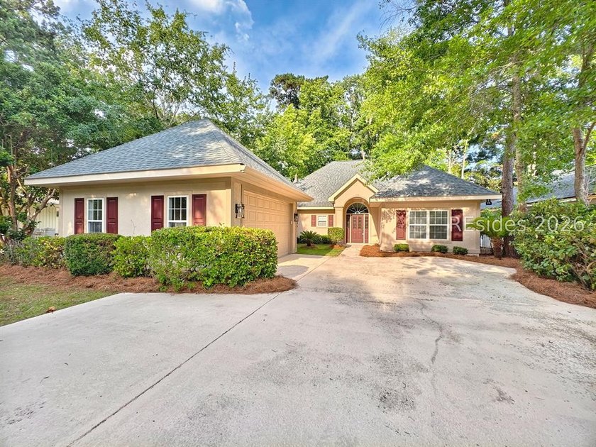 Welcome to 3 Canebrake Lane! Remodeled in 2025, this beautifully - photo 2