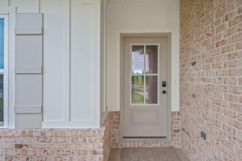 Welcome home to this beautiful new construction 4-bedroom - photo 4