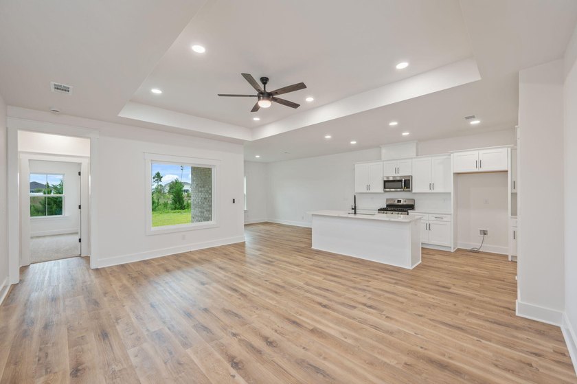Beautiful new construction 3-bedroom, 2-bath home located in the - photo 4