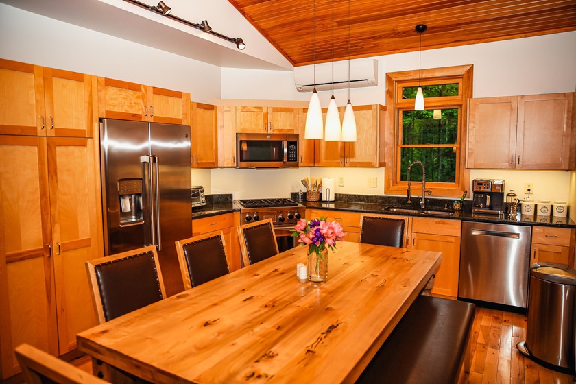 Escape into relaxation &amp; serenity at 32 Seneca Trail, which - photo 6