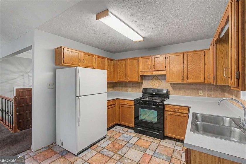 Looking for a home you can make your own? This split-foyer home - photo 17