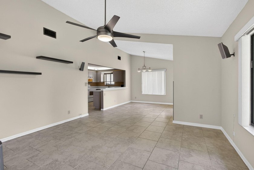 Welcome to this beautifully maintained 2-bedroom, 2-bath - photo 18
