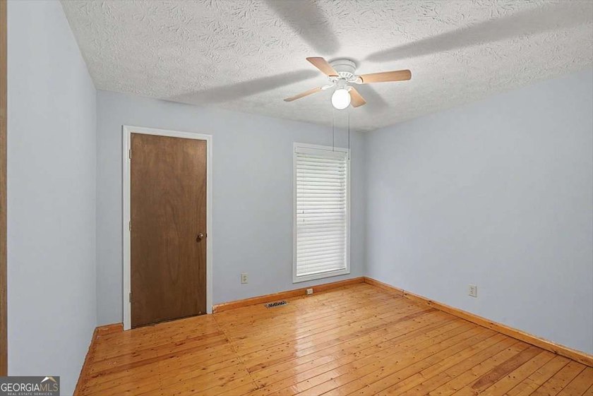 Looking for a home you can make your own? This split-foyer home - photo 27