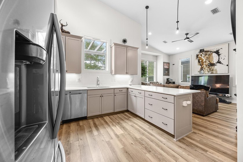 Get ready to fall in love with a home that's pure coastal-cool - photo 10