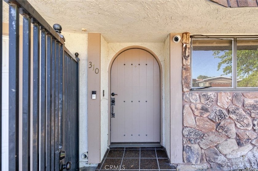310 Susan Ct - photo 2