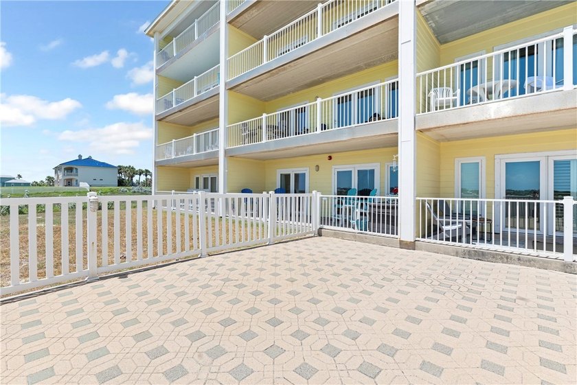 BEACHFRONT BEAUTY! Fabulously updated, this spacious 3-bedroom - photo 33