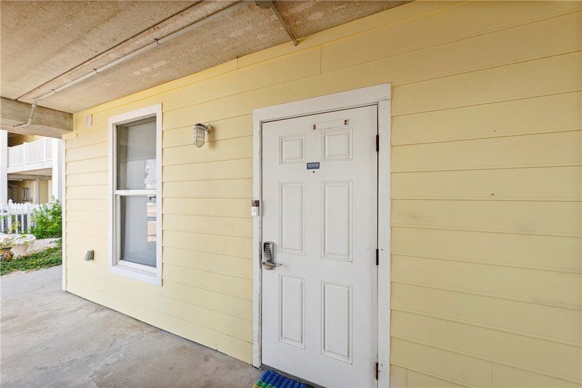 BEACHFRONT BEAUTY! Fabulously updated, this spacious 3-bedroom - photo 34