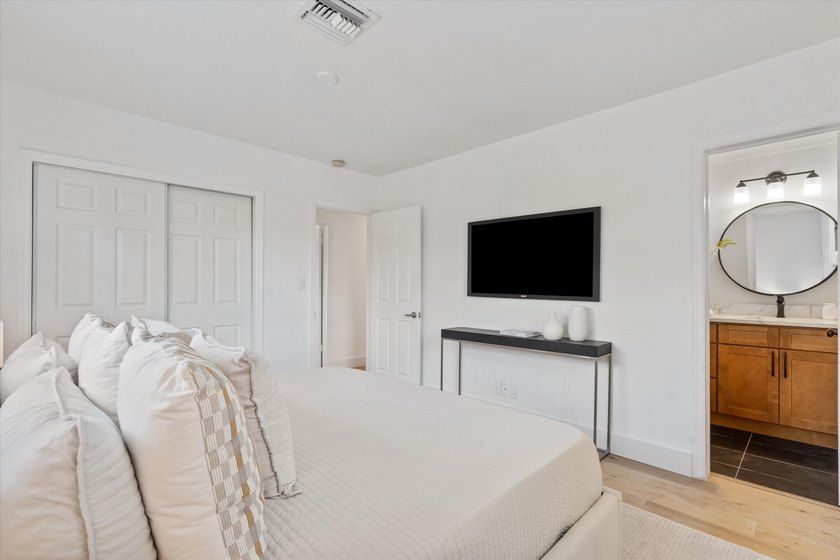 Turnkey Coral Heights home in the highly sought-after Floranada - photo 23