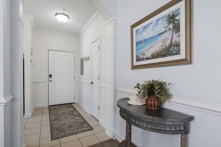 Beautiful and updated light bright third floor end unit in one - photo 3