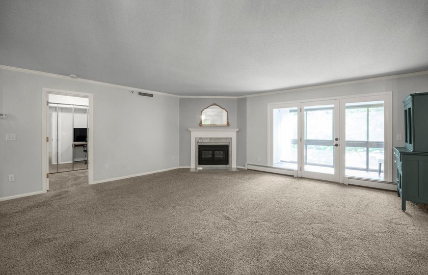 Welcome home to luxury, resort-style living at Glen Atrium - photo 10