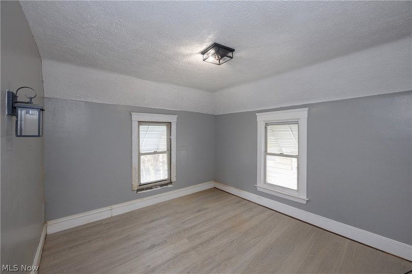 Welcome home to this recently updated Colonial conveniently - photo 15