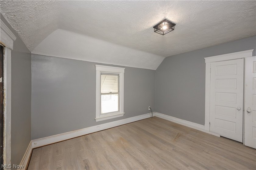 Welcome home to this recently updated Colonial conveniently - photo 16