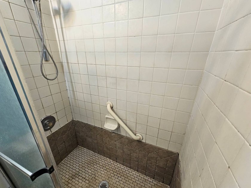 Welcome to your peaceful retreat in this beautiful 2-bedroom - photo 25
