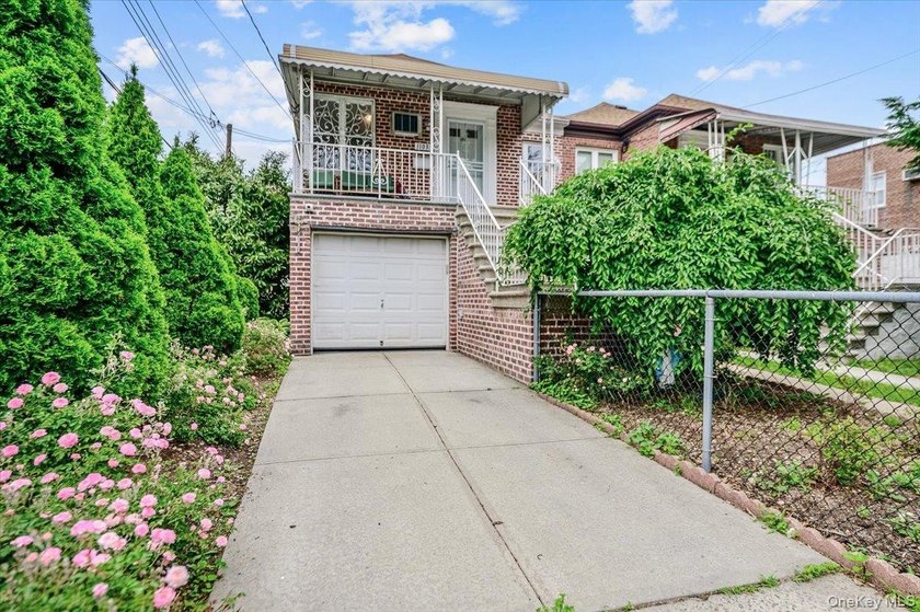 Welcome to this beautifully maintained all-brick multi-family - photo 2