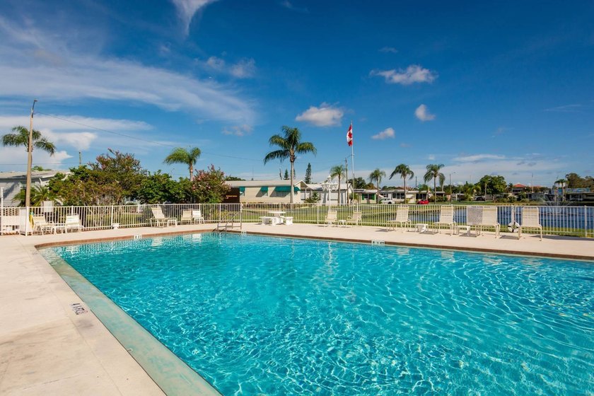 Welcome to your peaceful retreat in this beautiful 2-bedroom - photo 42