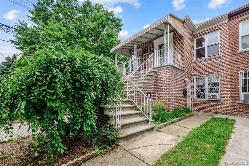 Welcome to this beautifully maintained all-brick multi-family - photo 4