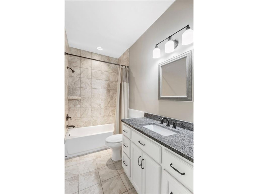 Charming single-story cottage located in the highly desirable - photo 15