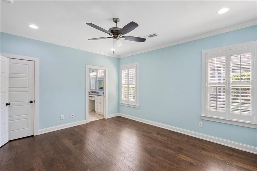 Charming single-story cottage located in the highly desirable - photo 19