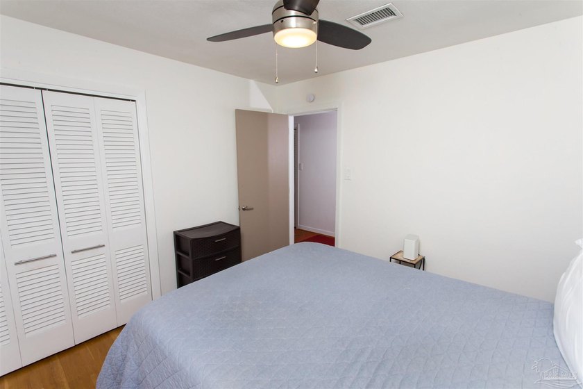 Reduced price!!Gorgeous and unique 4bd, 2ba home on a large - photo 22