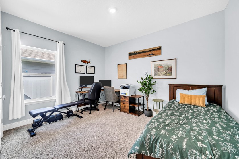 Priced below market value! Meticulously maintained and loaded - photo 29