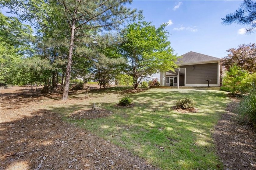 Charming single-story cottage located in the highly desirable - photo 33
