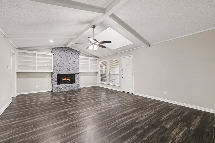 Charming one-story home located in the heart of Richardson - photo 3