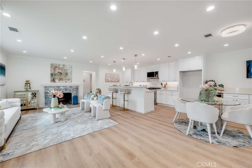 Welcome to this exceptional multi-generational property located - photo 4