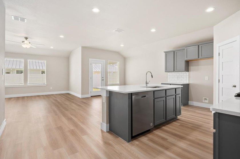 Coastal charm meets modern comfort in The Islands of Rockport! - photo 15