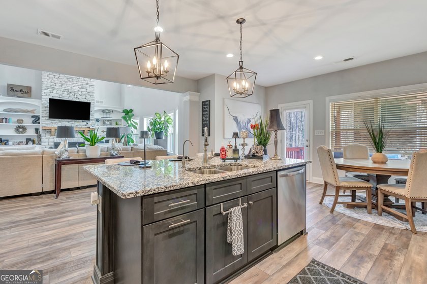 NEWLY CONSTRUCTED Luxury Living on 1.02 Acres | 5 Bedrooms | 4 - photo 25